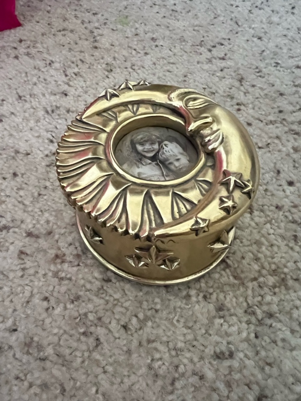 Brass Sun & Moon Photo Trinket Box - Gold Tone - Picture 4 of 4